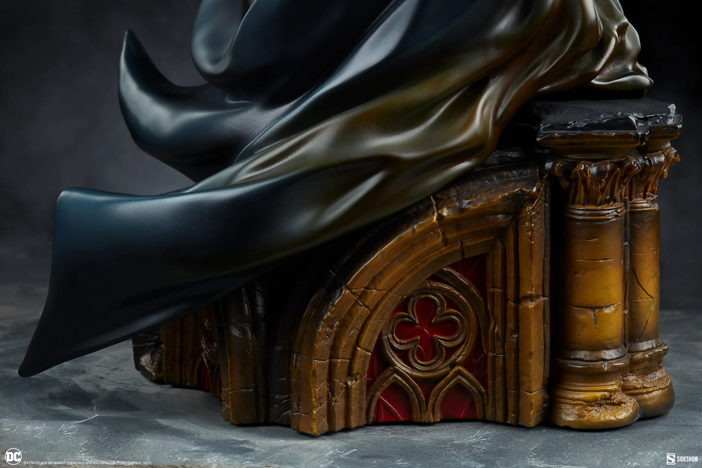 Batman and Catwoman – DC Comics Premium Polystone Statue Diorama by Sideshow - Prime 151 Collectibles