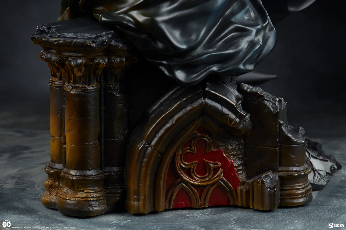 Batman and Catwoman – DC Comics Premium Polystone Statue Diorama by Sideshow - Prime 151 Collectibles