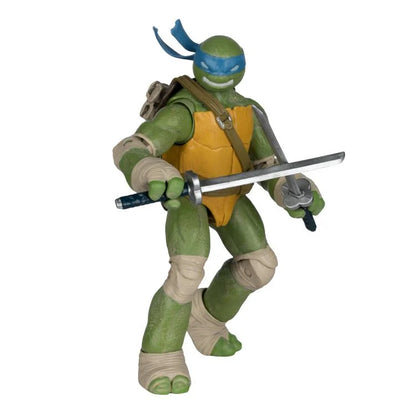 McFarlane TMNT Page Punchers Leonardo 5-Inch Figure with Comic